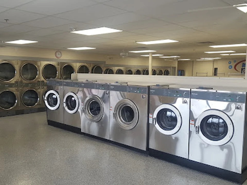 Glendale Laundromat, Denver