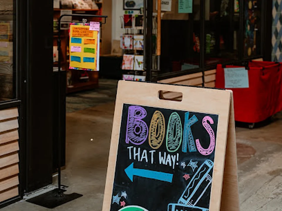 Edgewater Books, Denver