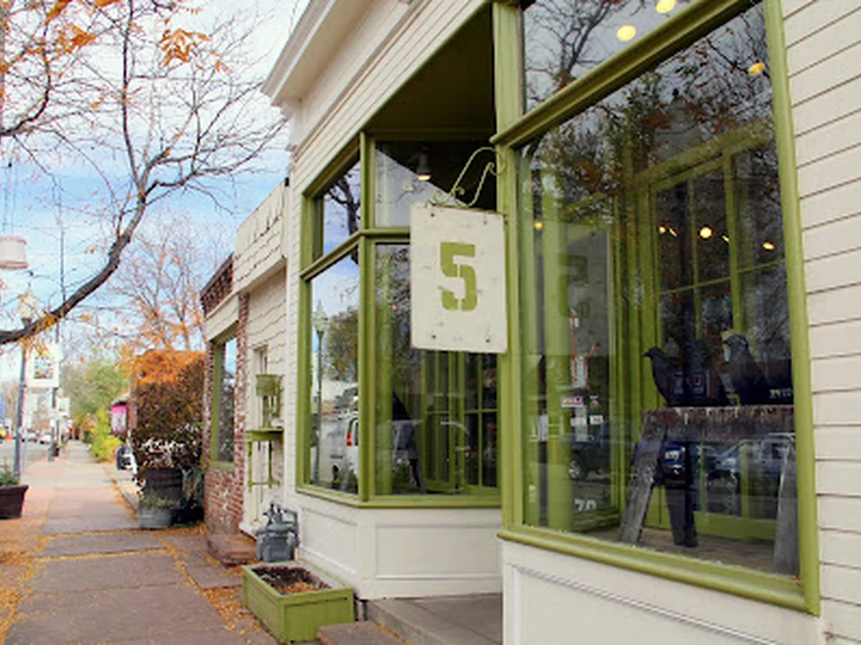 5 Green Boxes, Denver