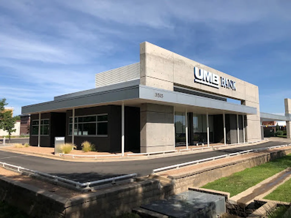 UMB Bank (with drive-thru services), Denver