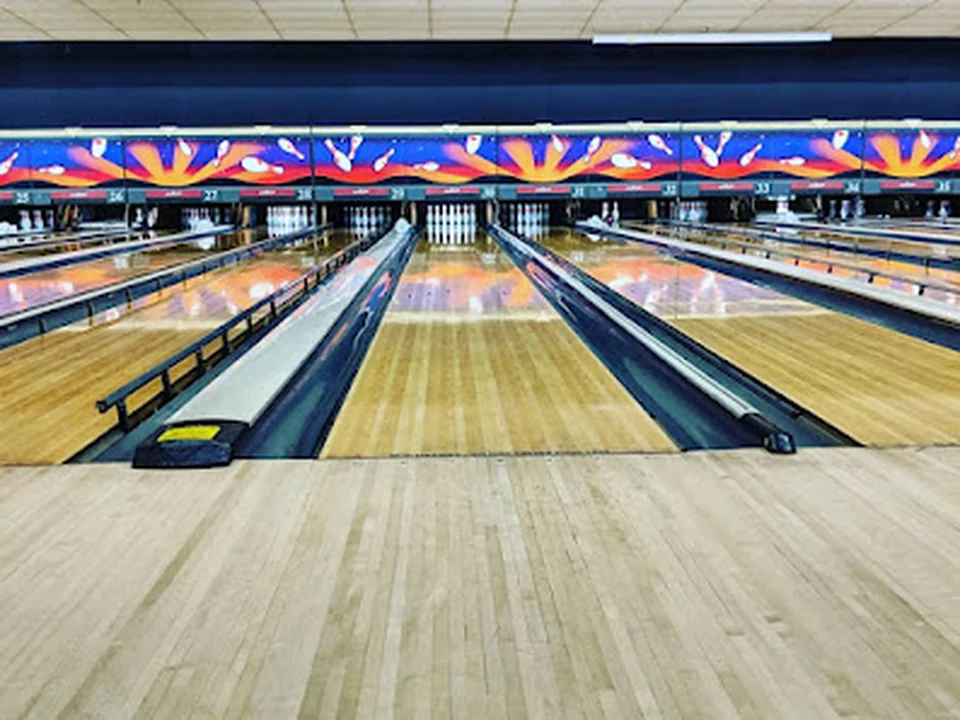 Bowlero Aurora, Denver