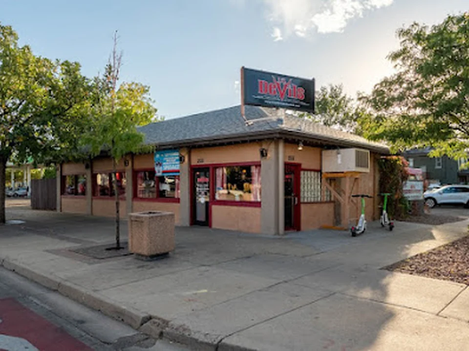 Li'l Devils Lounge, Denver