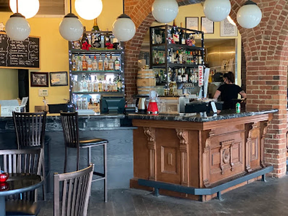Bar Red, Denver