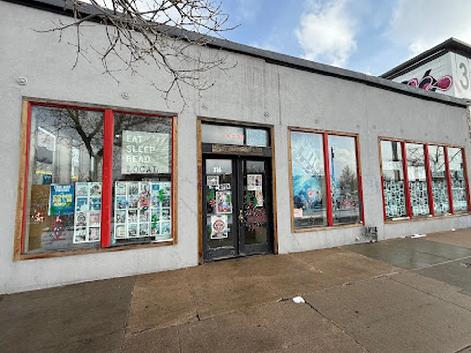 Broadway Book Mall, Denver