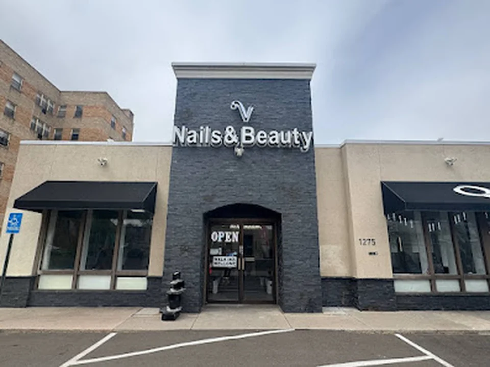 V Nails & Beauty, Denver