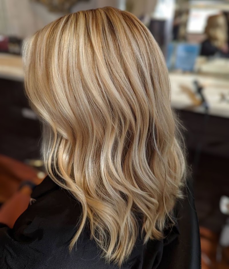 Deseo Salon & BlowDry, Denver