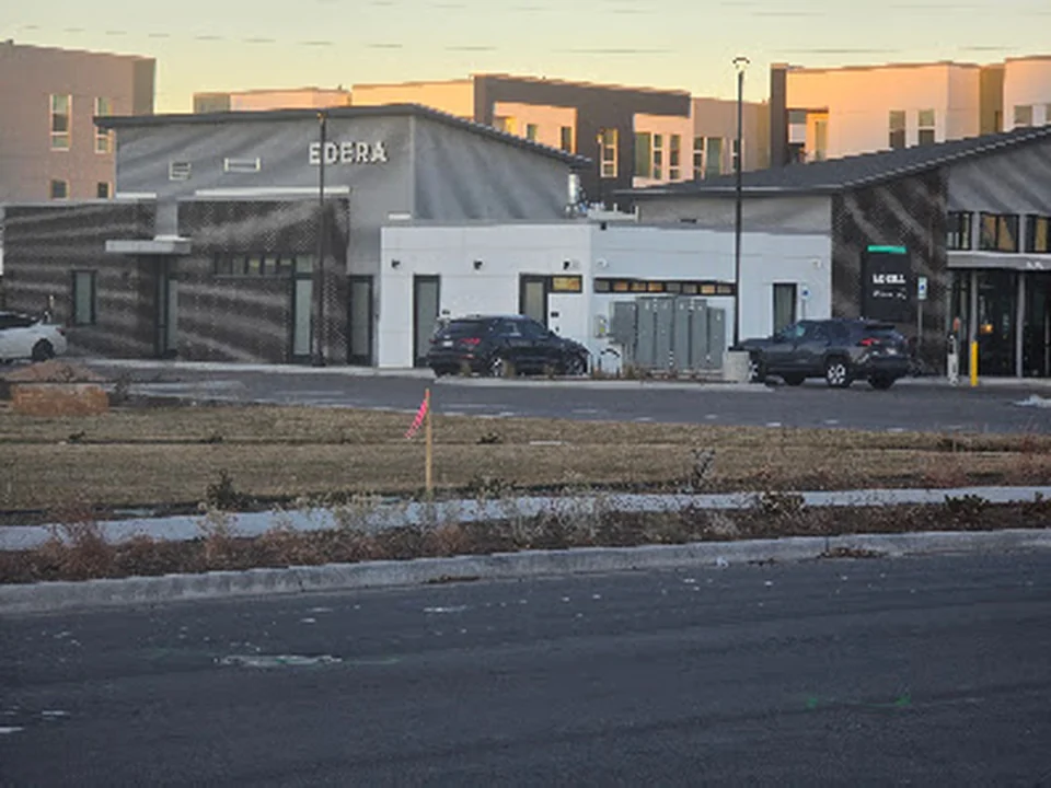Edera, Denver