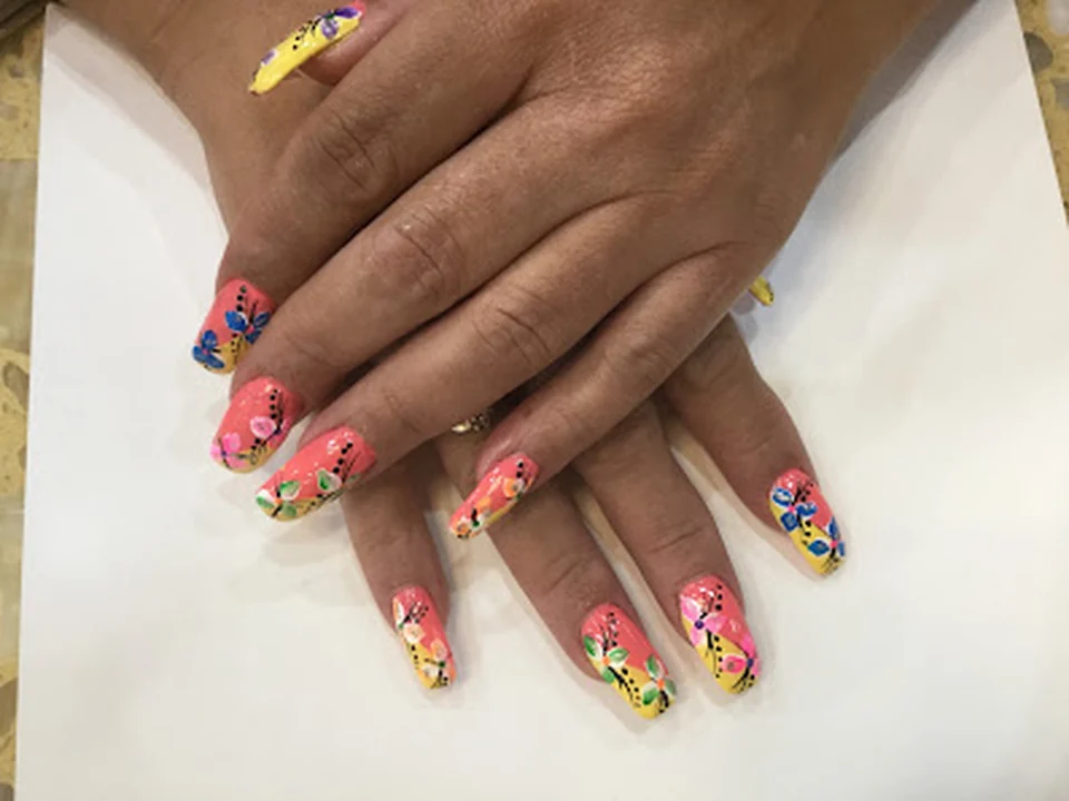 Hollywood Nails, Denver
