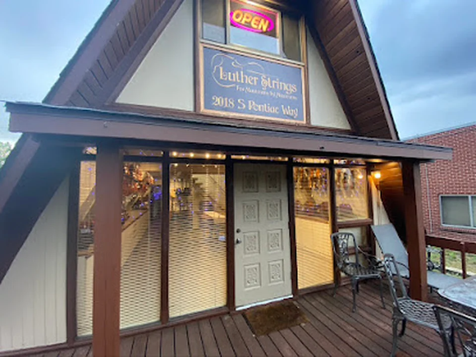 Luther Strings, Denver