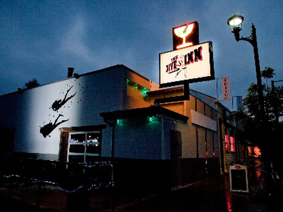 Dive Inn, Denver