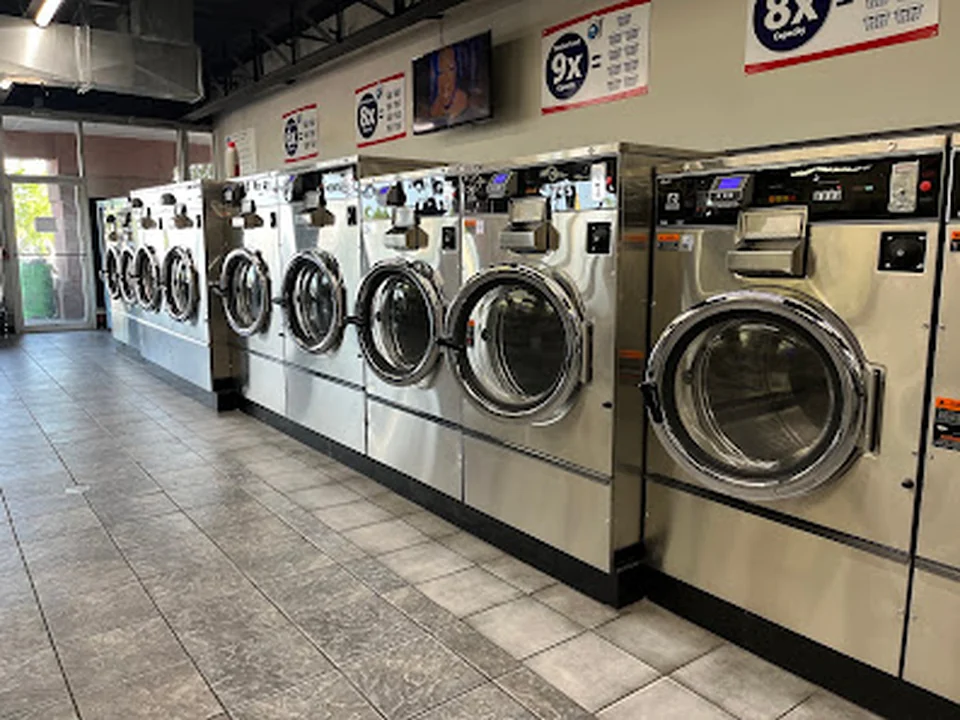 Lamar Coin Laundry and Wash Dry Fold Drop Off Service, Denver