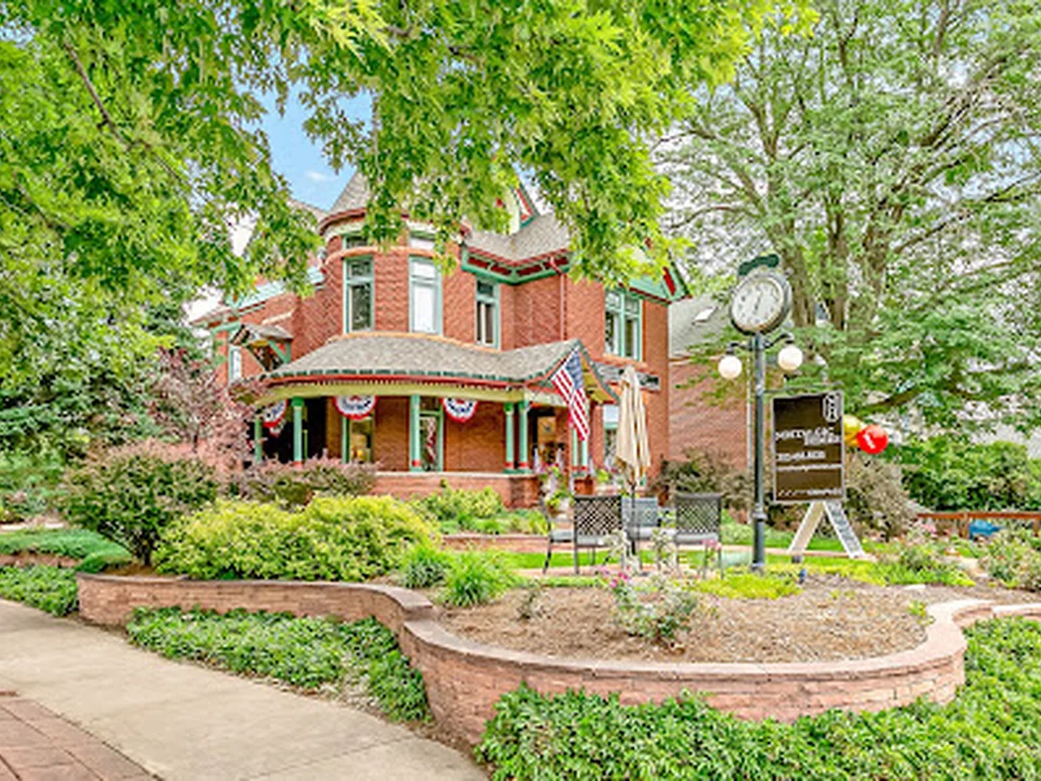 Nostalgic Homes - Compass, Denver
