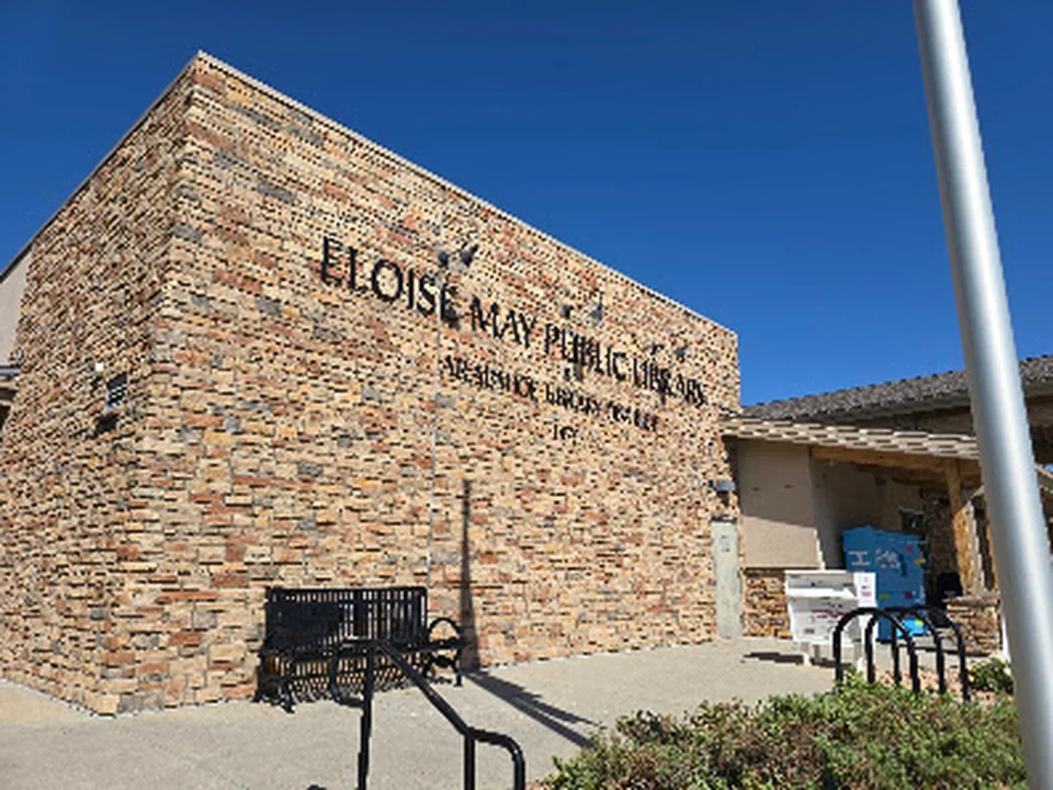 Eloise May Library (Arapahoe Libraries), Denver