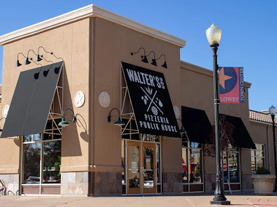 Walter's303 Pizzeria - Lowry, Denver